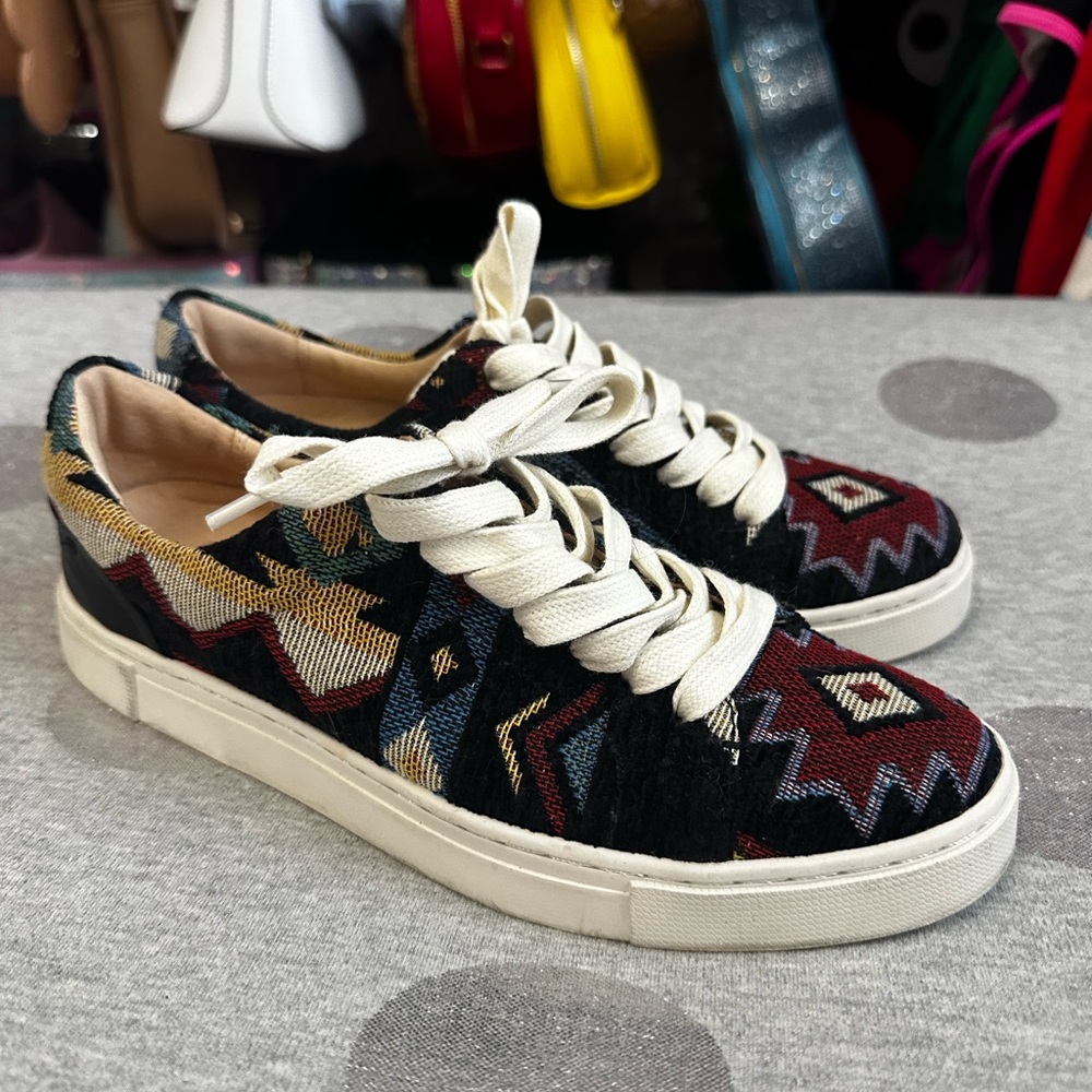 FRYE Ivy Fabric Low Lace Fashion Sneaker Size 6 "Please Read Size description!"